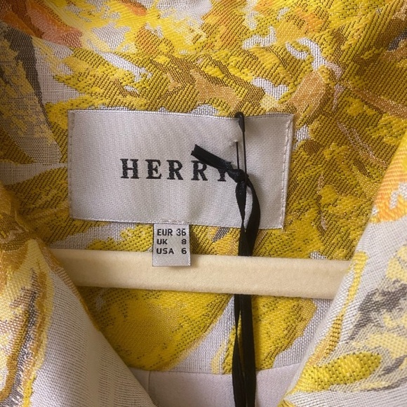 Yellow Flowers Jacket | Herry - Picture 3 of 6